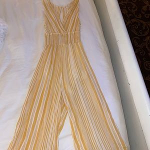 Low V neck pant suit